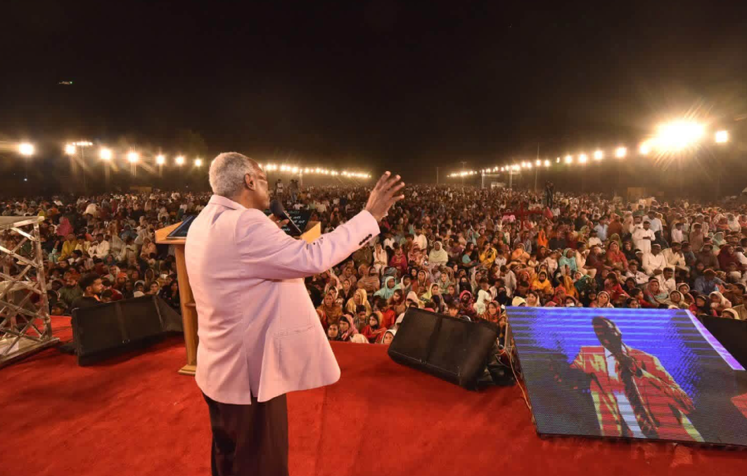 Pastor Kumuyi Ministering In Pakistan